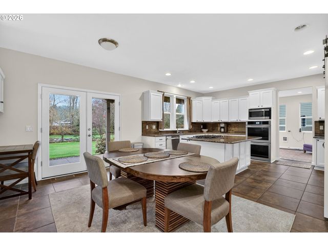 26250 S MILK CREEK Cir, Mulino, OR 97042