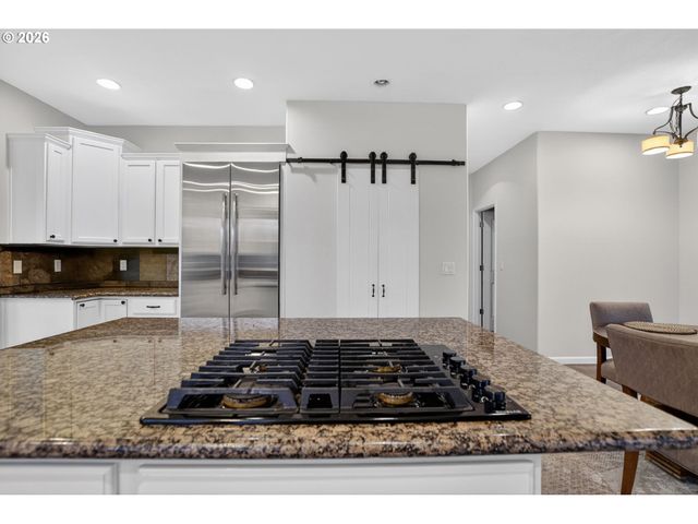 26250 S MILK CREEK Cir, Mulino, OR 97042