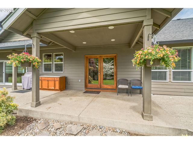 26250 S MILK CREEK Cir, Mulino, OR 97042