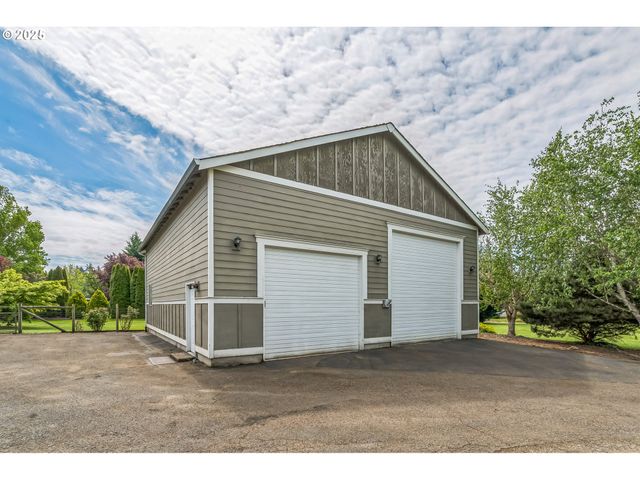 26250 S MILK CREEK Cir, Mulino, OR 97042