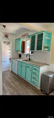 2430 Bennett Street, Dearborn, MI 48124
