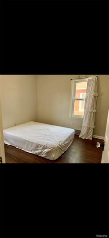 2430 Bennett Street, Dearborn, MI 48124