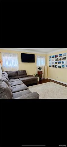2430 Bennett Street, Dearborn, MI 48124