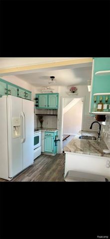 2430 Bennett Street, Dearborn, MI 48124
