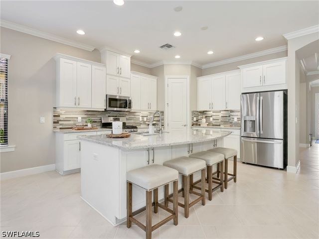 8451 Palacio TER W, Naples, FL 34114