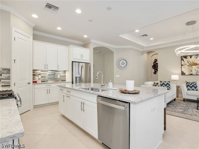 8451 Palacio TER W, Naples, FL 34114