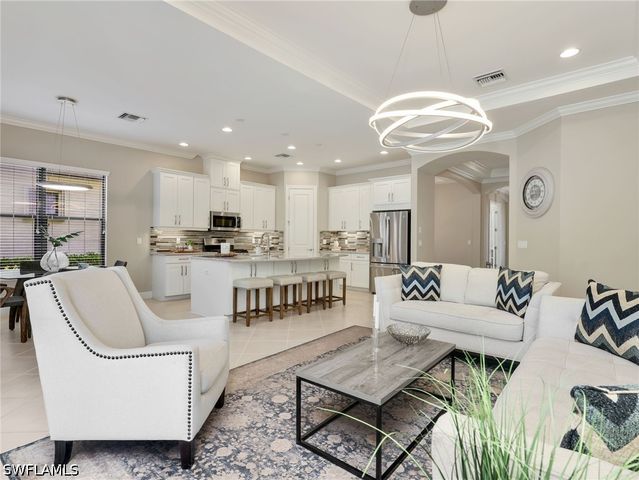 8451 Palacio TER W, Naples, FL 34114