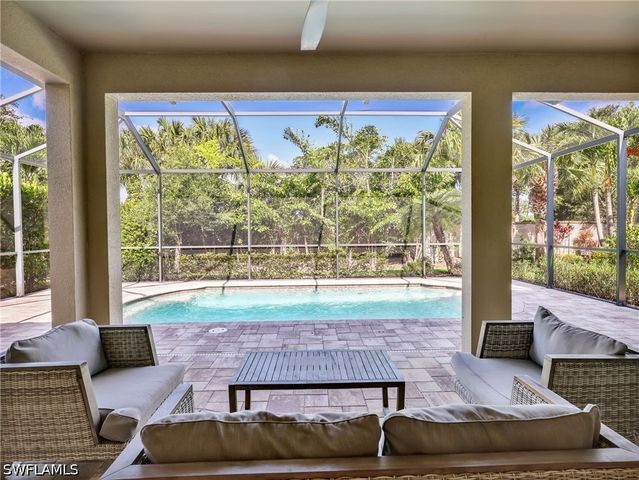 8451 Palacio TER W, Naples, FL 34114