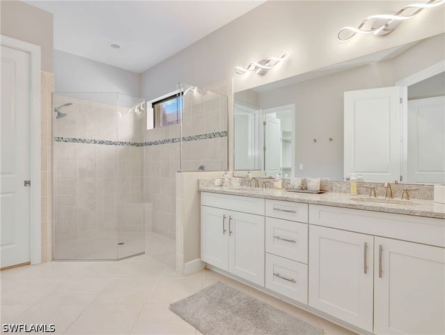 8451 Palacio TER W, Naples, FL 34114