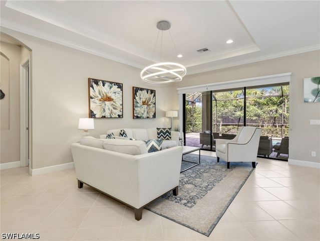 8451 Palacio TER W, Naples, FL 34114