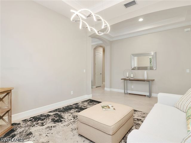 8451 Palacio TER W, Naples, FL 34114