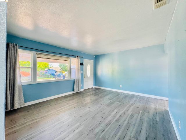 116 Revere St, Vallejo, CA 94591