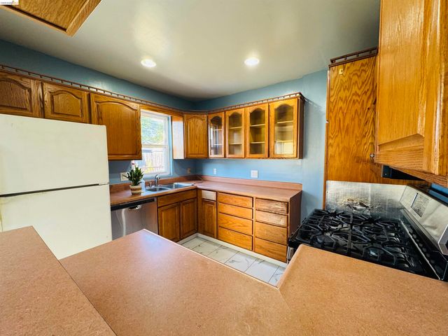 116 Revere St, Vallejo, CA 94591