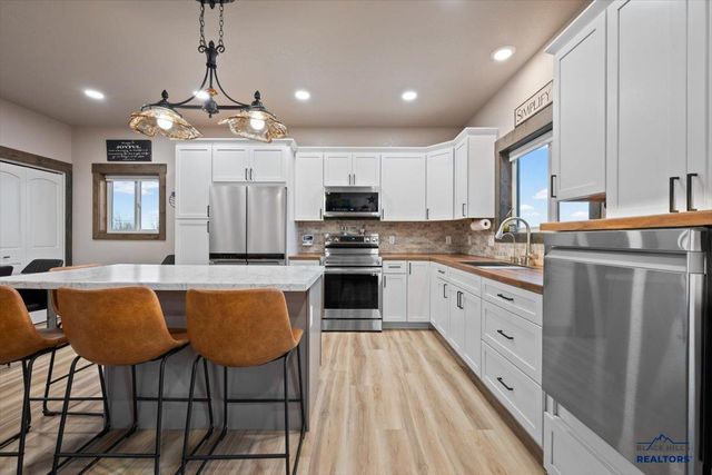 4014 BOZEMAN CT, Spearfish, SD 57783