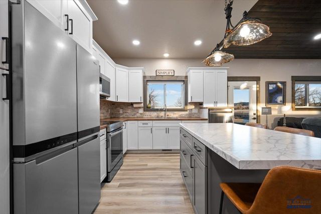 4014 BOZEMAN CT, Spearfish, SD 57783