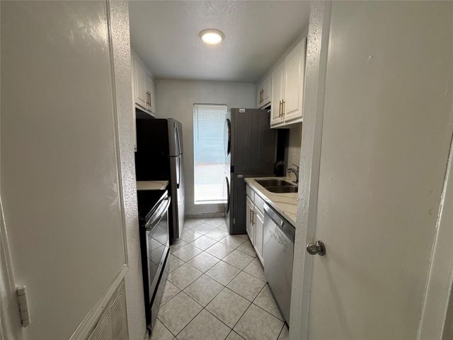 8405 Wilcrest Drive 1702, Houston, TX 77072