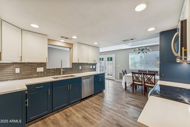 8713 N SHADOW Lane, Peoria, AZ 85345