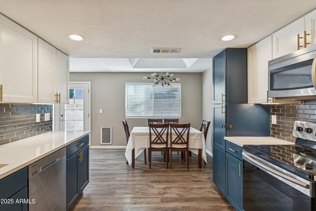 8713 N SHADOW Lane, Peoria, AZ 85345