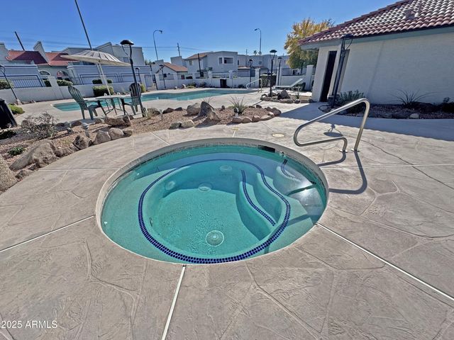 8713 N SHADOW Lane, Peoria, AZ 85345