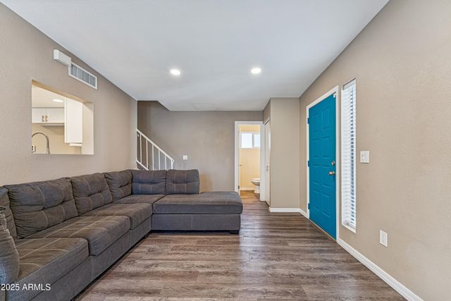 8713 N SHADOW Lane, Peoria, AZ 85345