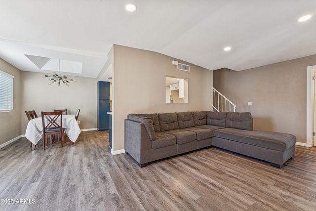 8713 N SHADOW Lane, Peoria, AZ 85345