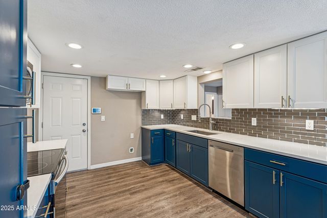 8713 N SHADOW Lane, Peoria, AZ 85345