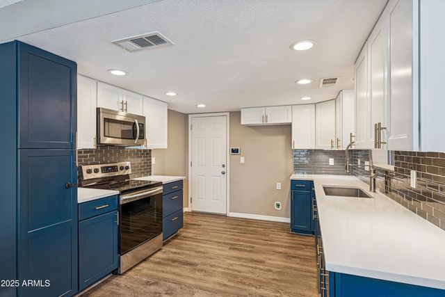 8713 N SHADOW Lane, Peoria, AZ 85345