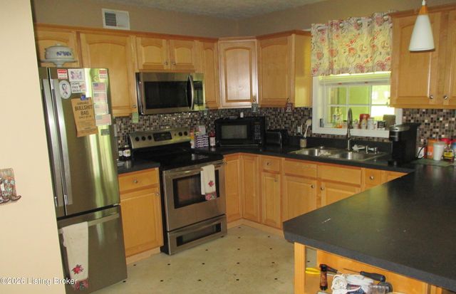 376 Wilderness Trail, Shepherdsville, KY 40165