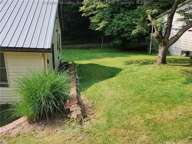 64 Haystack Lane, Charleston, WV 25311