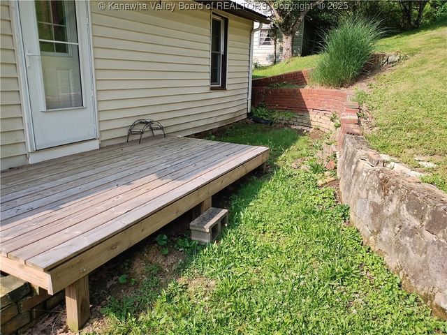 64 Haystack Lane, Charleston, WV 25311