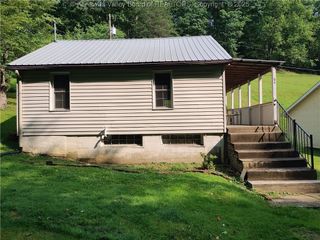 64 Haystack Lane, Charleston, WV 25311
