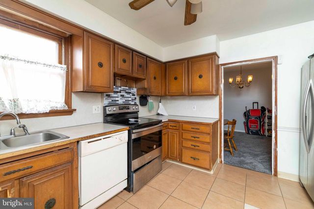 41 CENTRE AVE, Norristown, PA 19403