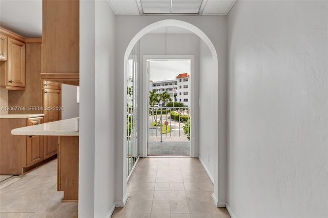 28 Yacht Club Drive 202, North Palm Beach, FL 33408