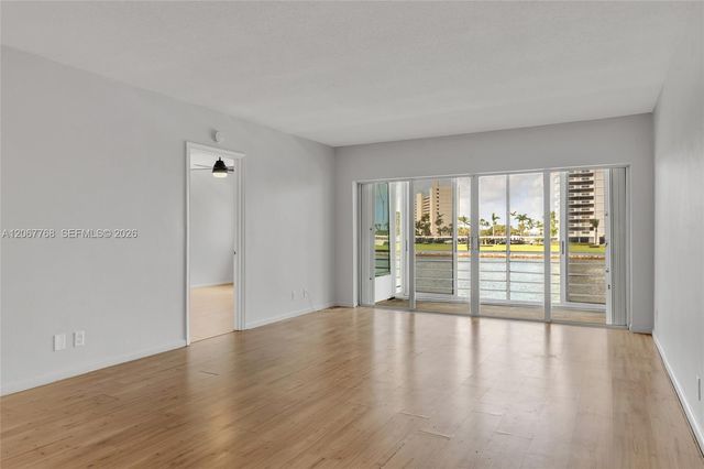 28 Yacht Club Drive 202, North Palm Beach, FL 33408