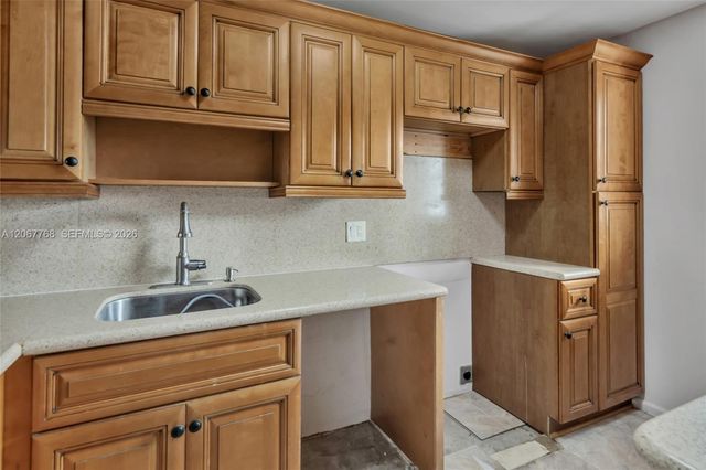 28 Yacht Club Drive 202, North Palm Beach, FL 33408