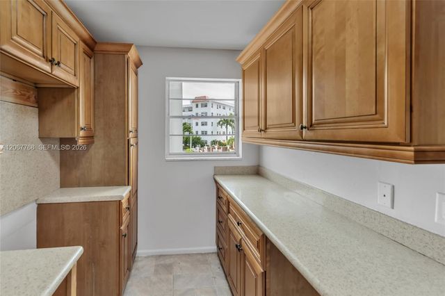 28 Yacht Club Drive 202, North Palm Beach, FL 33408