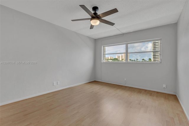 28 Yacht Club Drive 202, North Palm Beach, FL 33408
