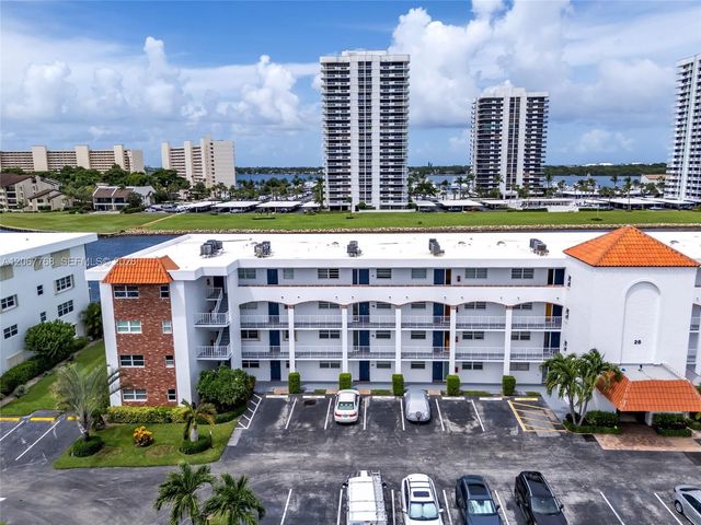28 Yacht Club Drive 202, North Palm Beach, FL 33408