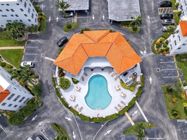 28 Yacht Club Drive 202, North Palm Beach, FL 33408
