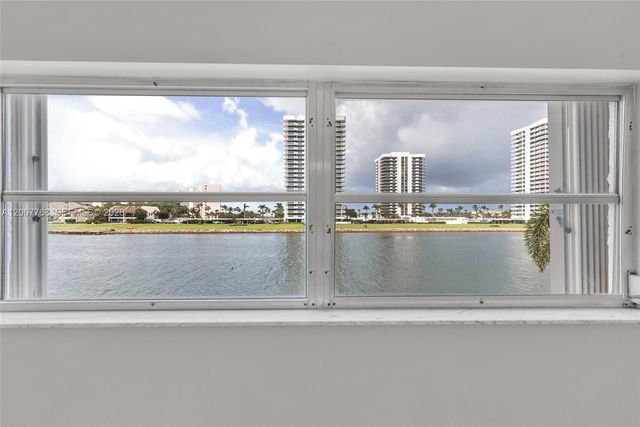 28 Yacht Club Drive 202, North Palm Beach, FL 33408