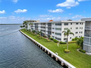 28 Yacht Club Drive 202, North Palm Beach, FL 33408