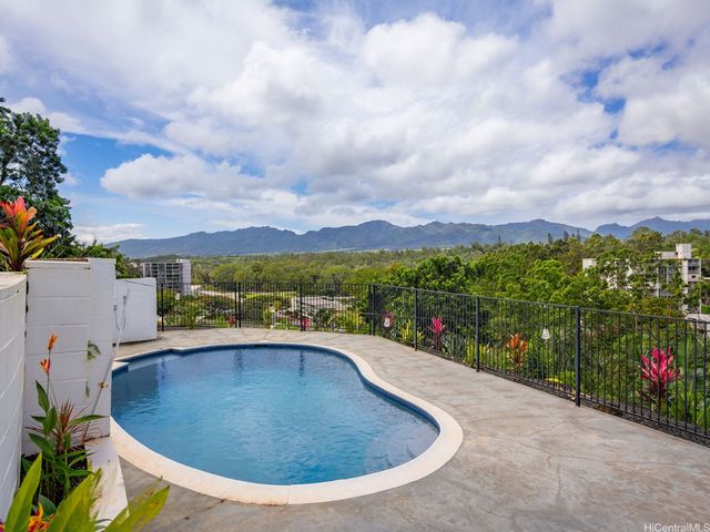 95-109 Waikalani Drive, Mililani, HI 96789