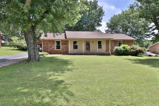 2317 Woodmont Dr, Springfield, TN 37172