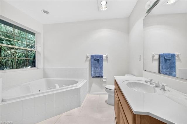 1112 Skiff PL, Sanibel, FL 33957