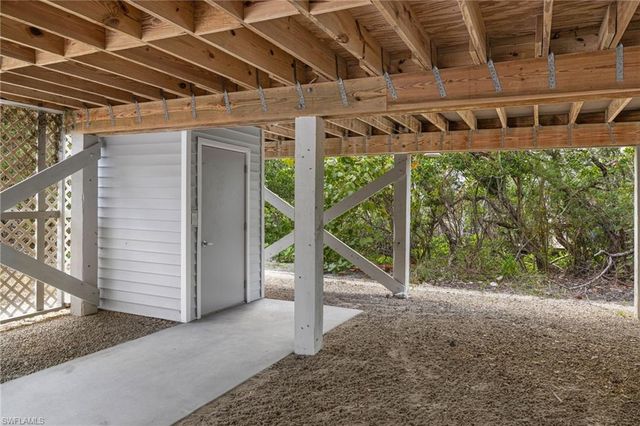 1112 Skiff PL, Sanibel, FL 33957