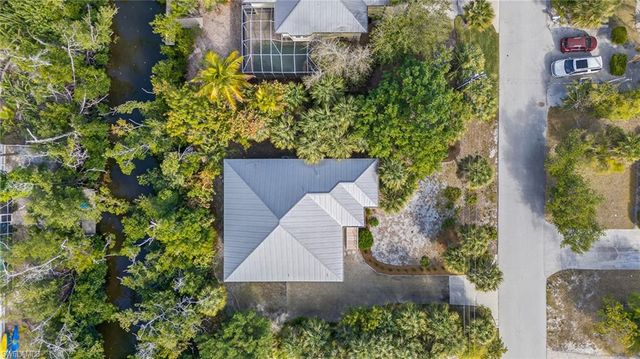 1112 Skiff PL, Sanibel, FL 33957