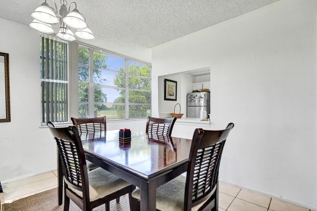 9430 Tangerine Place, Davie, FL 33324