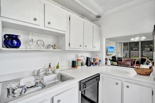 9430 Tangerine Place, Davie, FL 33324
