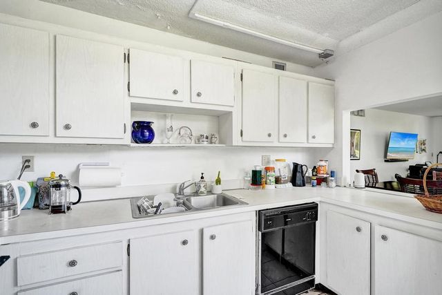 9430 Tangerine Place, Davie, FL 33324