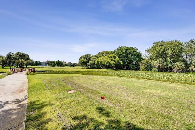 9430 Tangerine Place, Davie, FL 33324